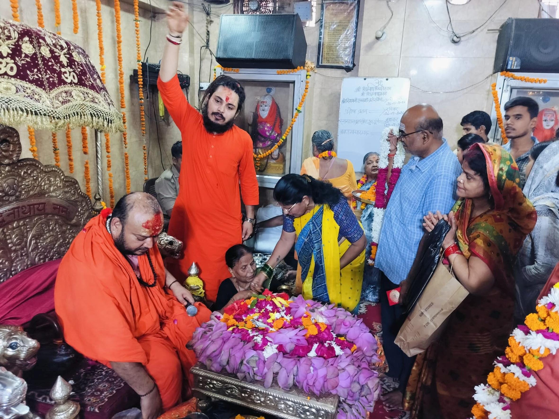 गुरु पूर्णिमा पर हुए धार्मिक आयोजन।
