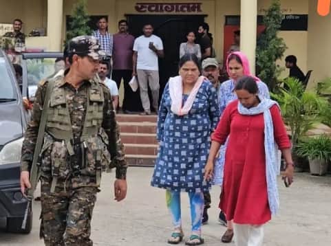 गिरफ्तार महिला दरोगा