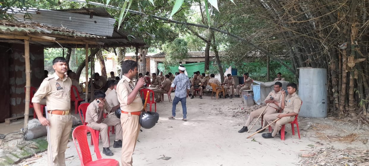 A liquor shop opened at Ghongha Chatti amid police security.