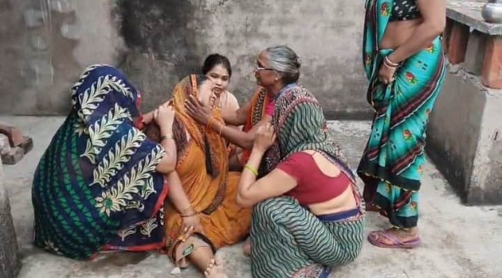 घटना के बाद रोती-बिलखती मां। वीडियोग्रैब्स