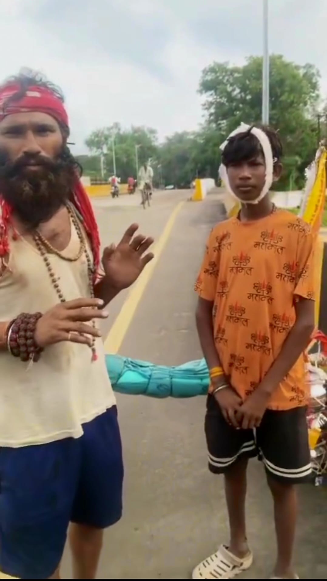 हरिद्वार से कांवड़ लेकर लौट रहे श्रद्धालुओं पर जानलेवा हमला।