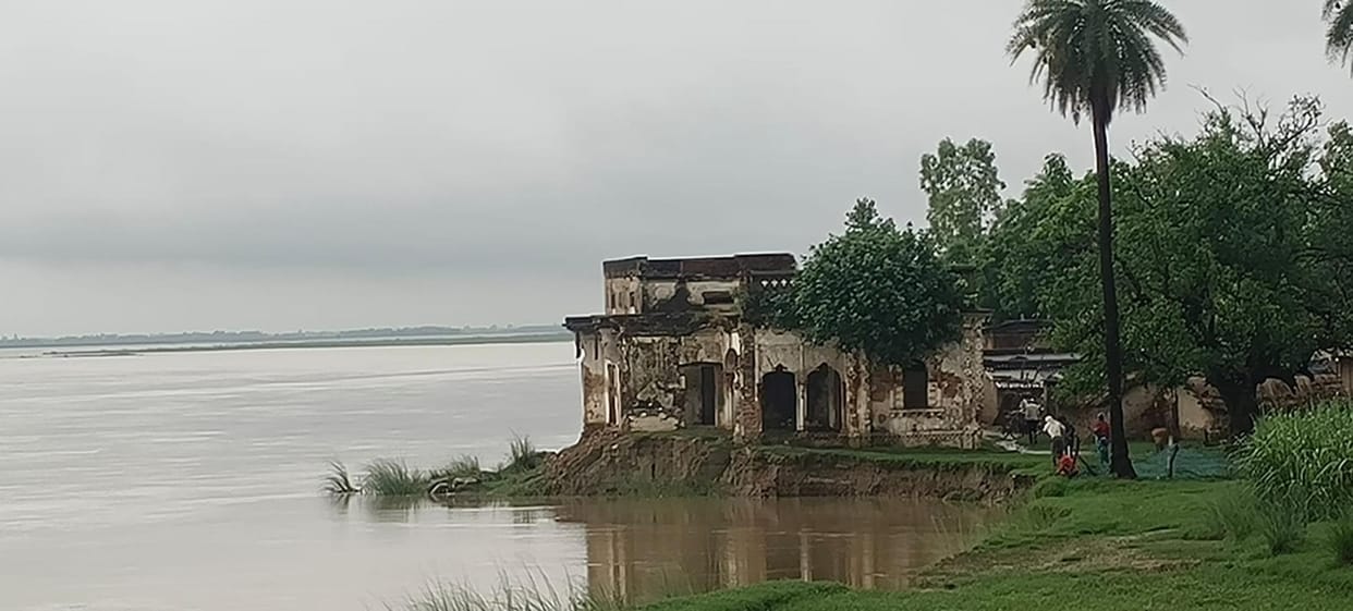 Pipri's historic fort stands at the edge of erosion; its very foundation is under threat.