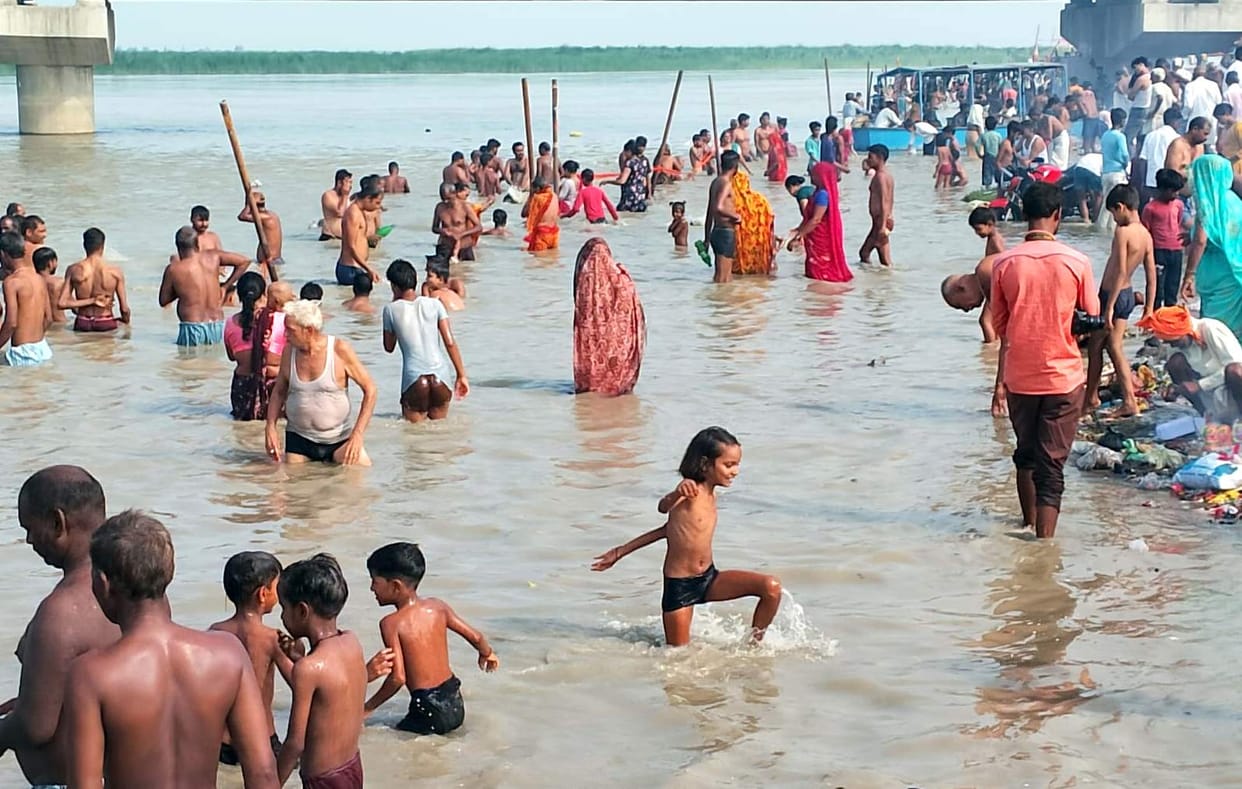 Guru Purnima: Devotees took a holy dip in the Ganges at Dhai Ghat.