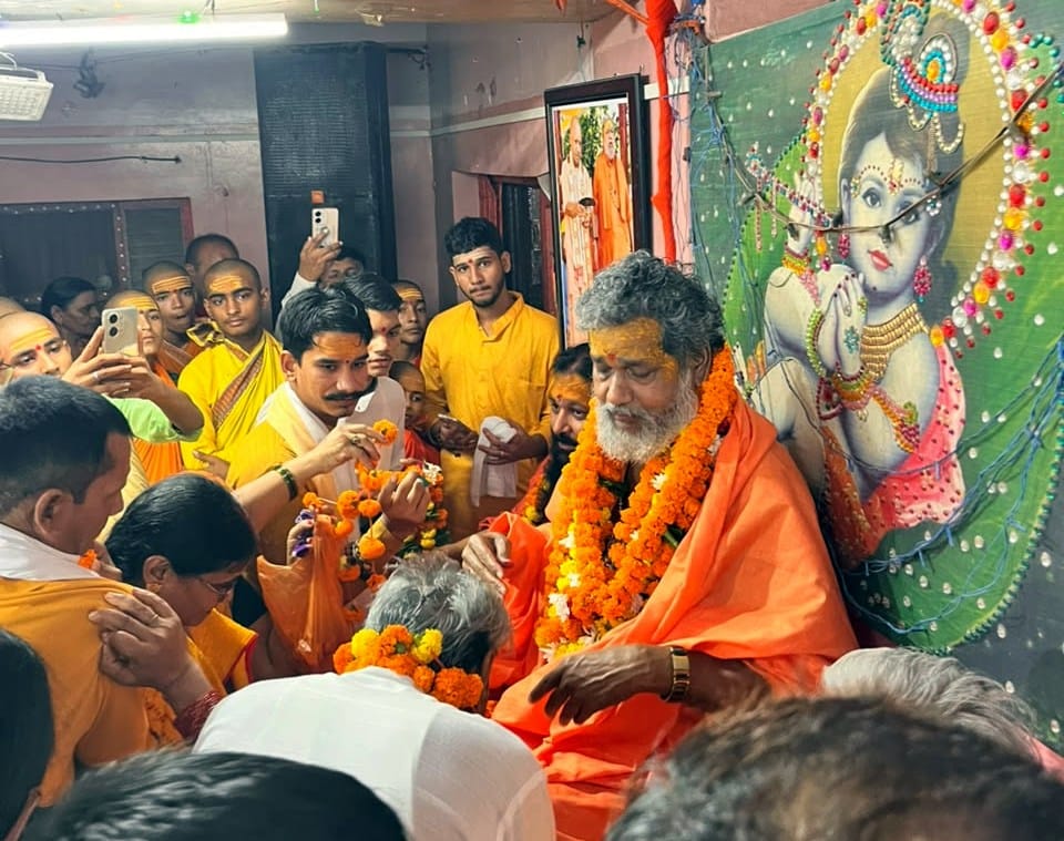 नैमिषारण्य में गुरु पूजन करते शिष्य । संवाद