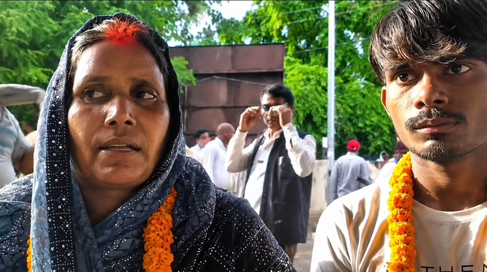 सकलडीहा तहसील में प्रेमी प्रेमिका विवाह। स्रोत:-जागरूक पाठक