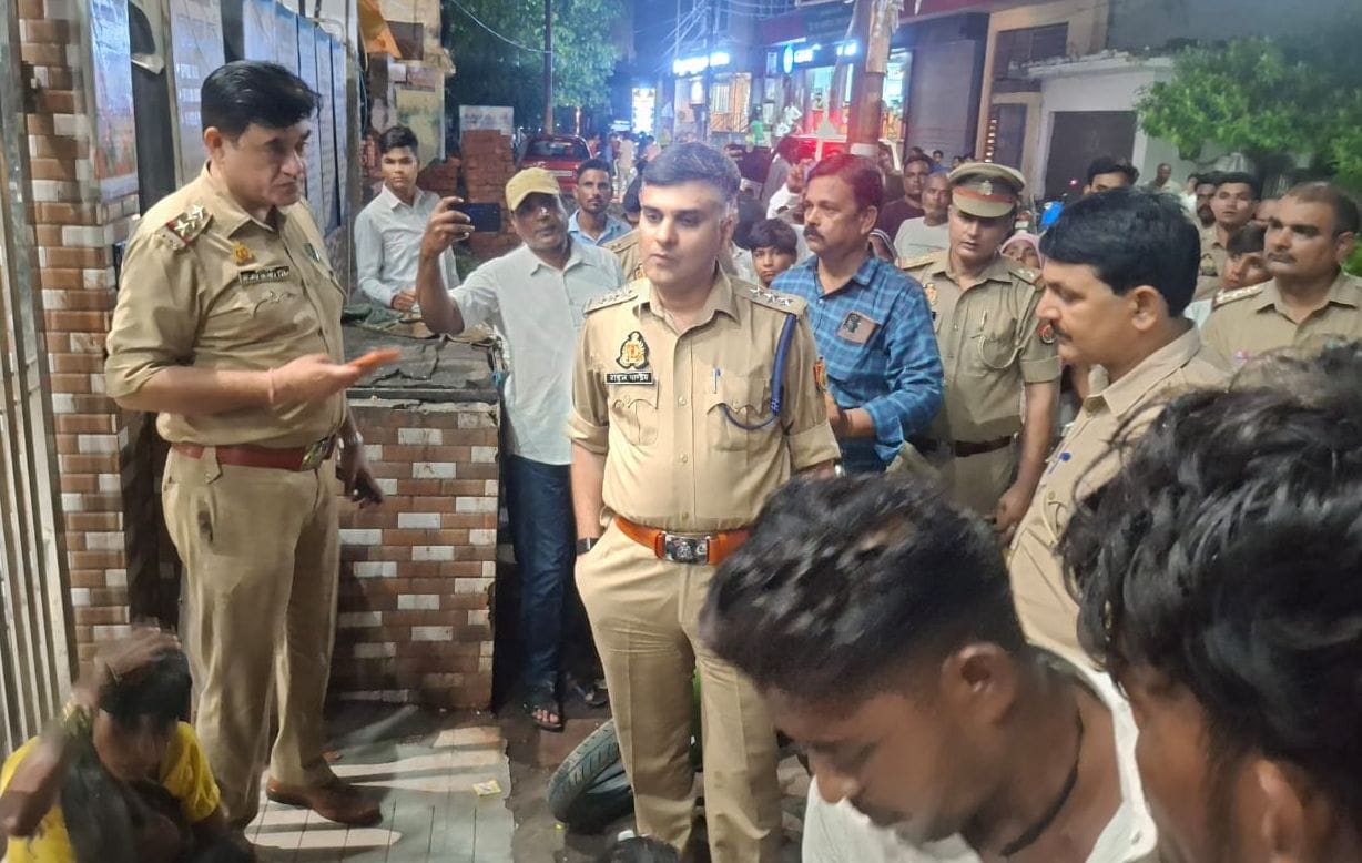 सीओ सिटी राहुल पांडेय रामा हॉस्पिटल पहुंचे और मृतक के परिजनों से बात की। संवाद