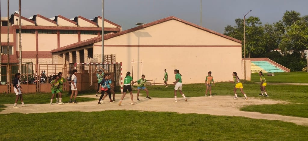 Women's handball players resume training, putting the quarter-final defeat behind them.