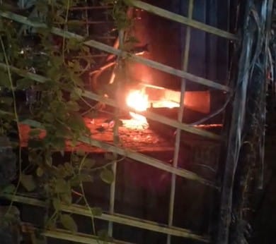 Fire breaks out in transformer's ABC cable; power outage for one hour.
