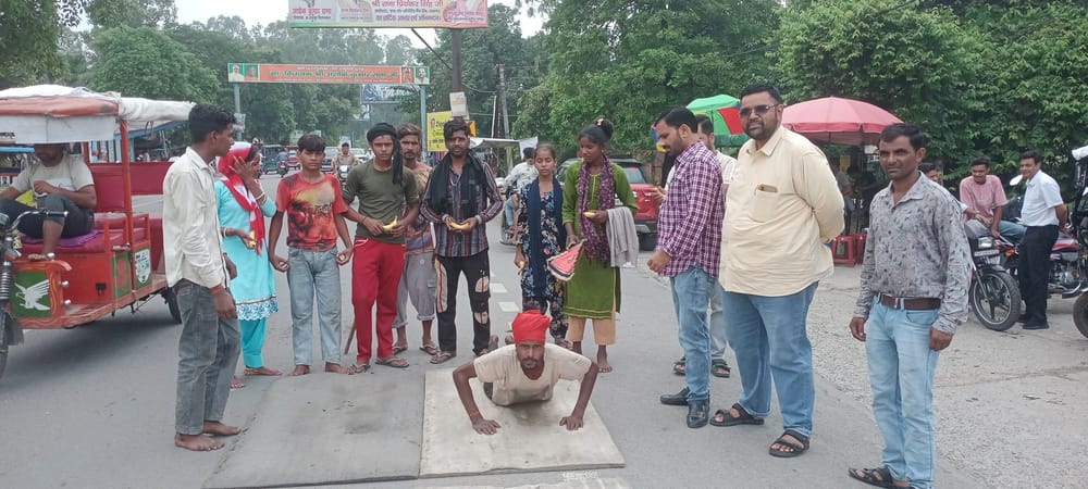 Brijesh is going to Haridwar to collect Ganga water by lying down after his wish is fulfilled.