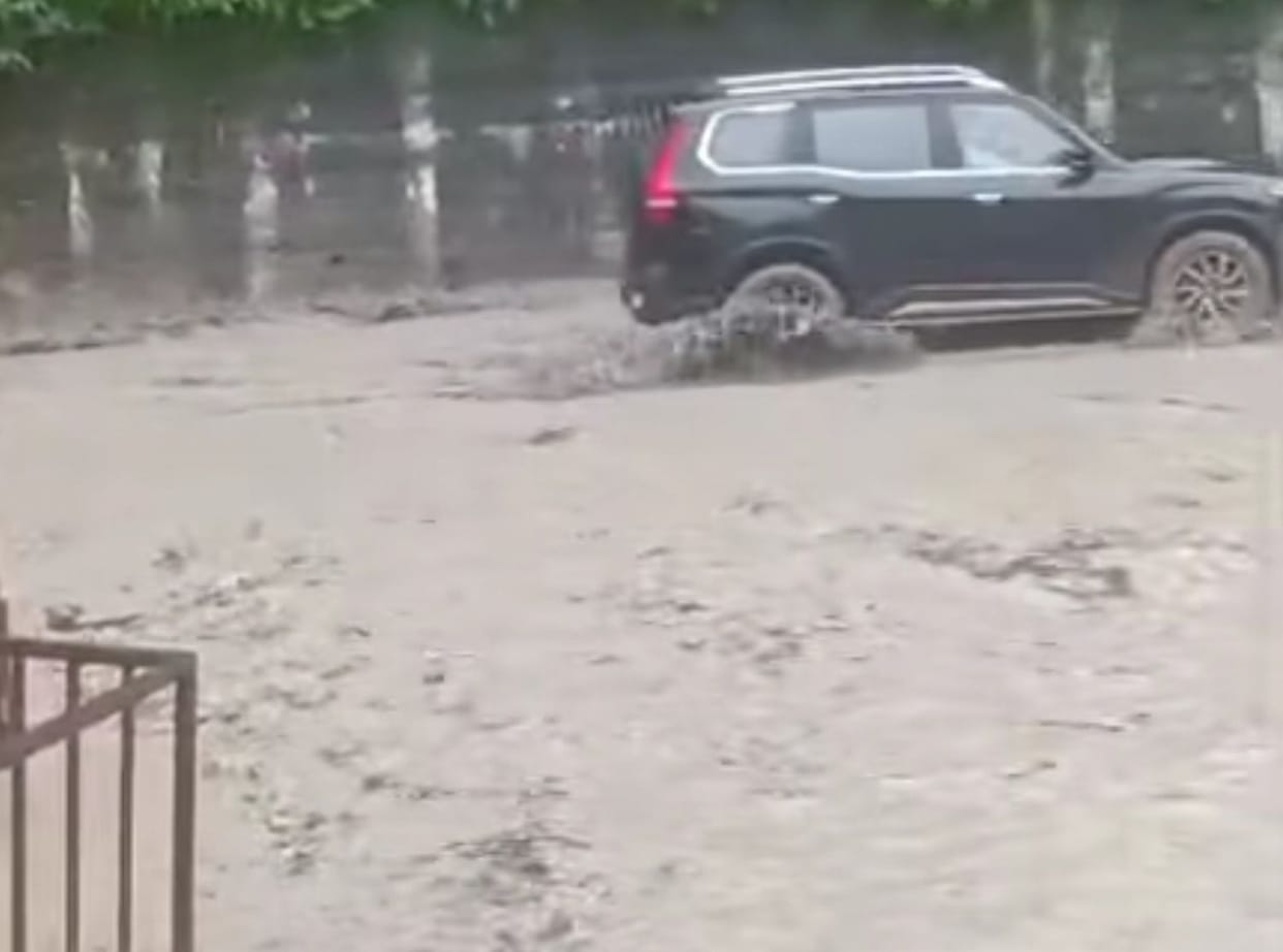 Beas in spate; water level rises suddenly near the snow gallery.