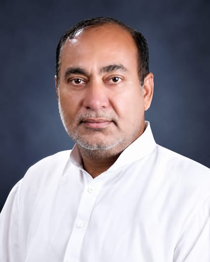 अशोक मेहता।