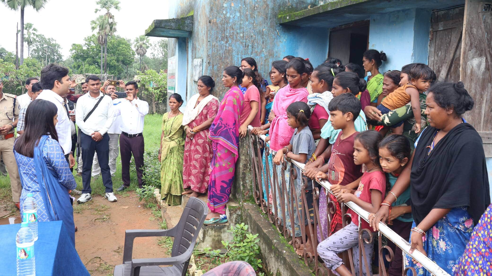 कलेक्टर ने बाढ़ प्रभावित क्षेत्रों का किया दौरा