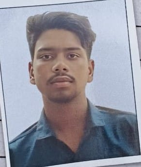 बैरिया क्षेत्र में हाईटेंशन तार की जद में आने से हुई विशुनपुरा गांव निवासी मृतक आदर्श तिवारी। फ