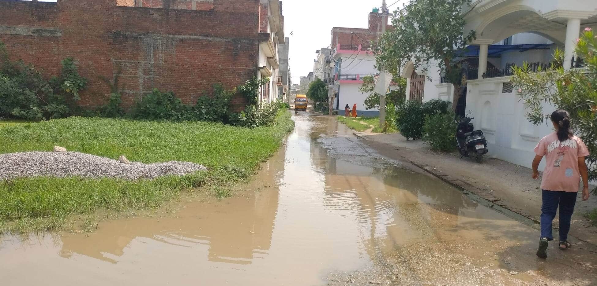 हाईकोर्ट की रोक के बावजूद अवैध प्लॉटिंग और कॉलोनी निर्माण