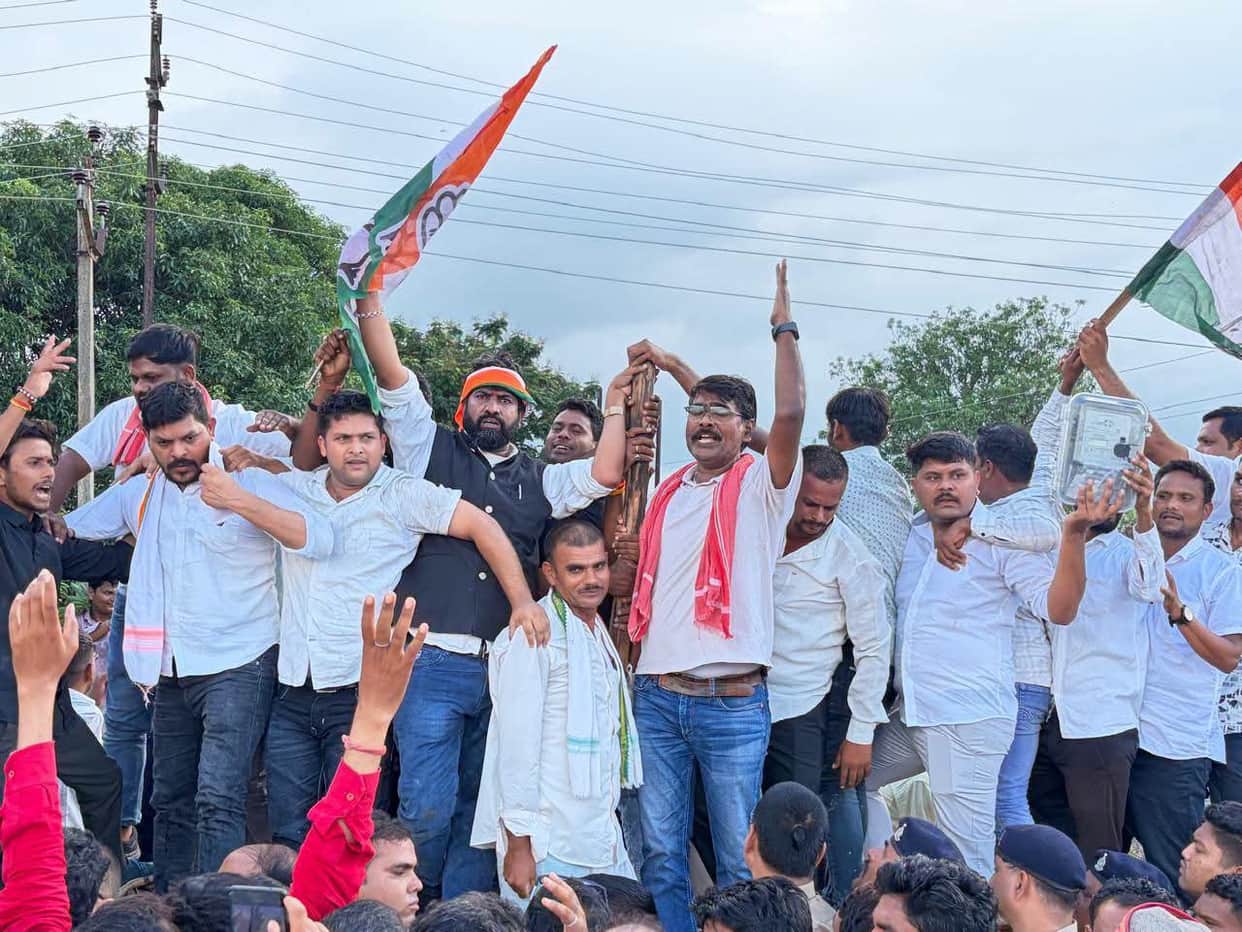Kabirdham: Congress Stages Protest Over Rising Electricity Bills and Smart Meters, Surrounds Power Sub-Station