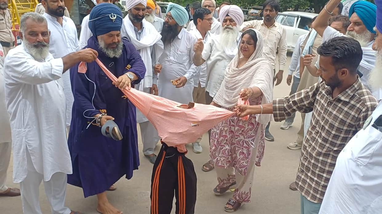 farmers protested