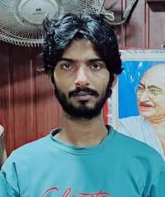मुगलसराय कोतवाली पुलिस की गिरफ्त में अंतर राज्यीय साइबर ठग। स्रोत:-जागरूक पाठक