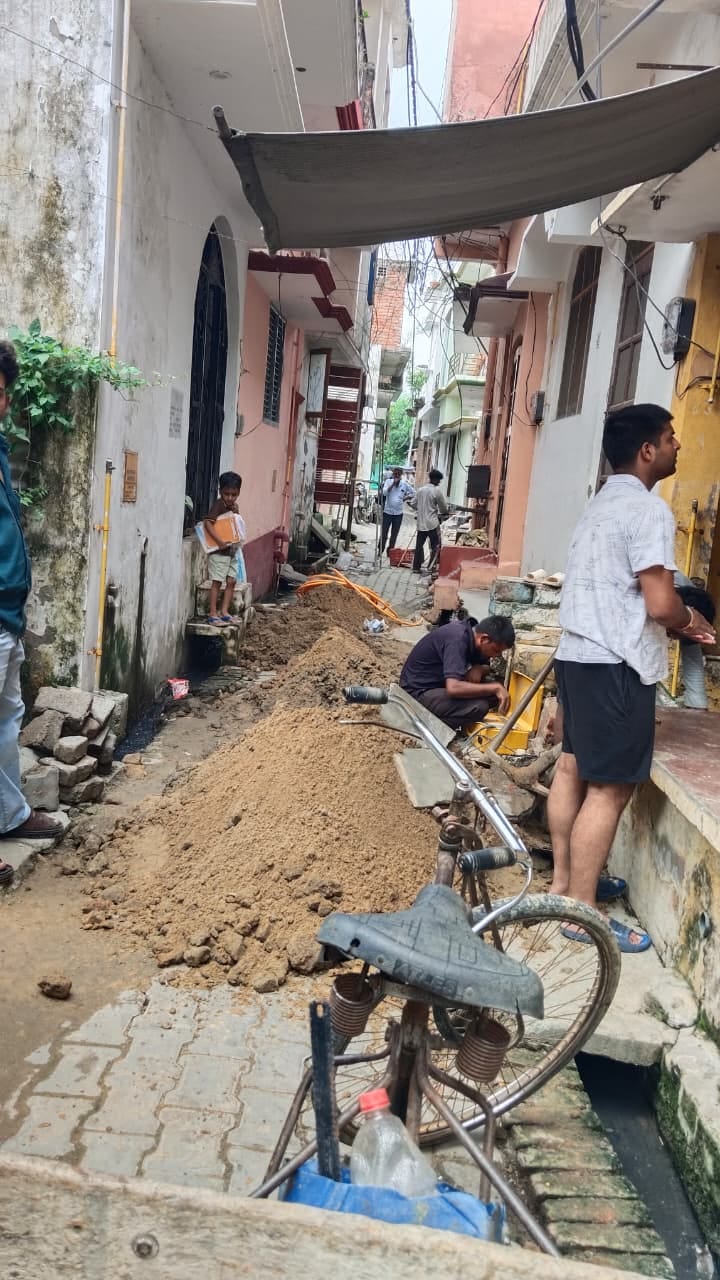 मोहल्ला शेरमोहम्मद में पाइप लाइन के लिए खोदी गई सड़क। संवाद