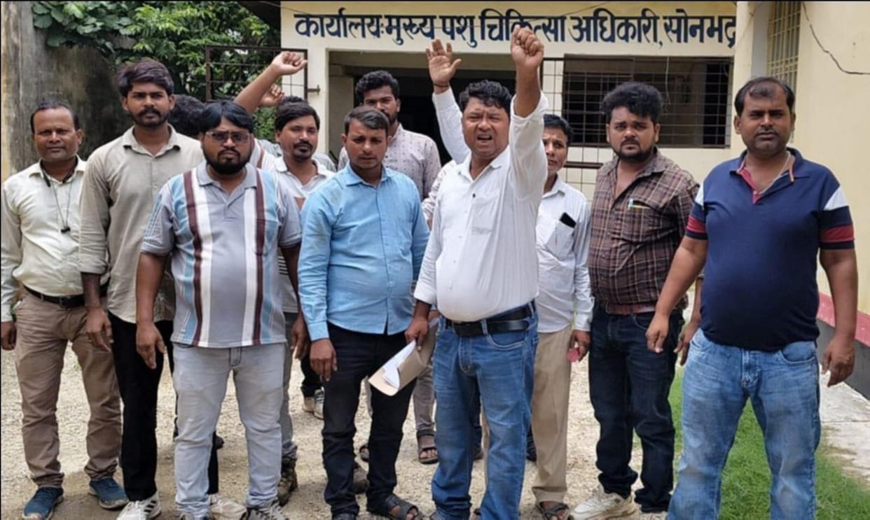 Protest over payment of honoraria and arrears; warning of departmental work boycott.