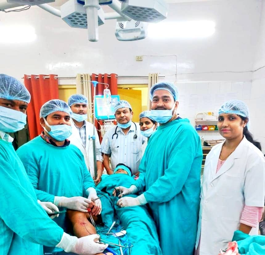 Successful surgery for complex varicose veins at the District Medical College.