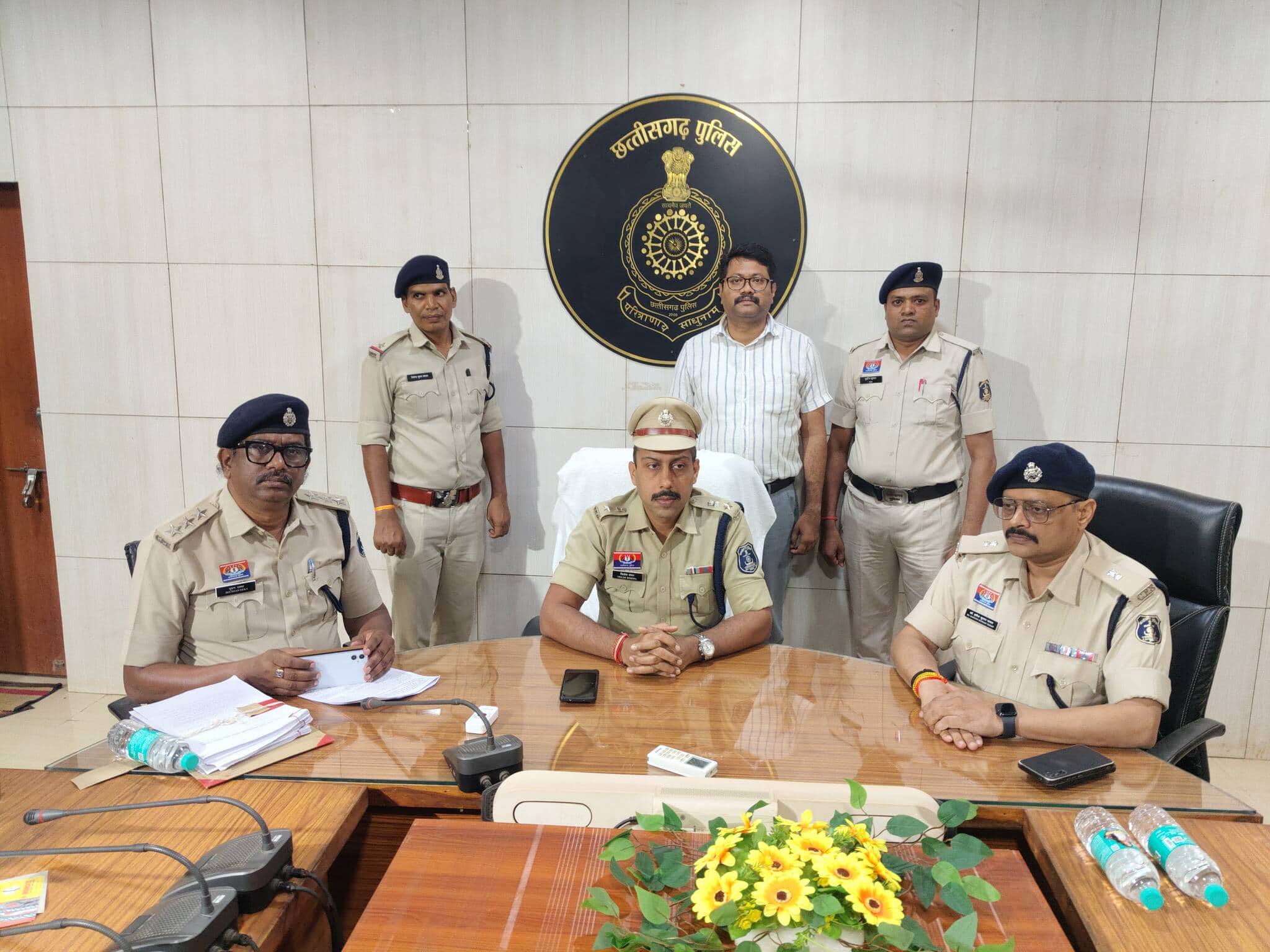 एसपी ऑफिस में प्रेस कांफ्रेंस लेकर खुलासा किया