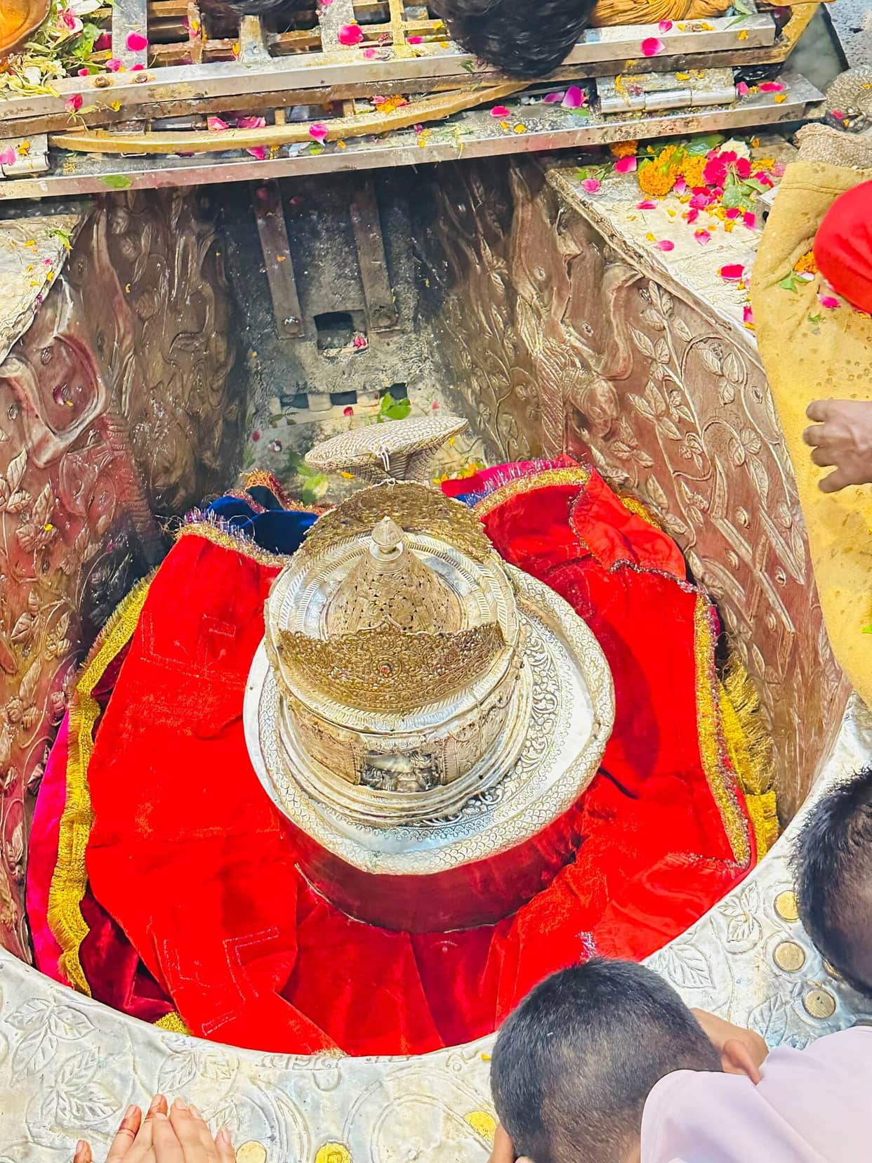 Mahadev was engrossed here in the form of a deer, hence the name Gokarnanath