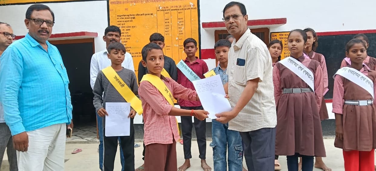 Omkar elected Prime Minister, Divyanshu Deputy Prime Minister.
