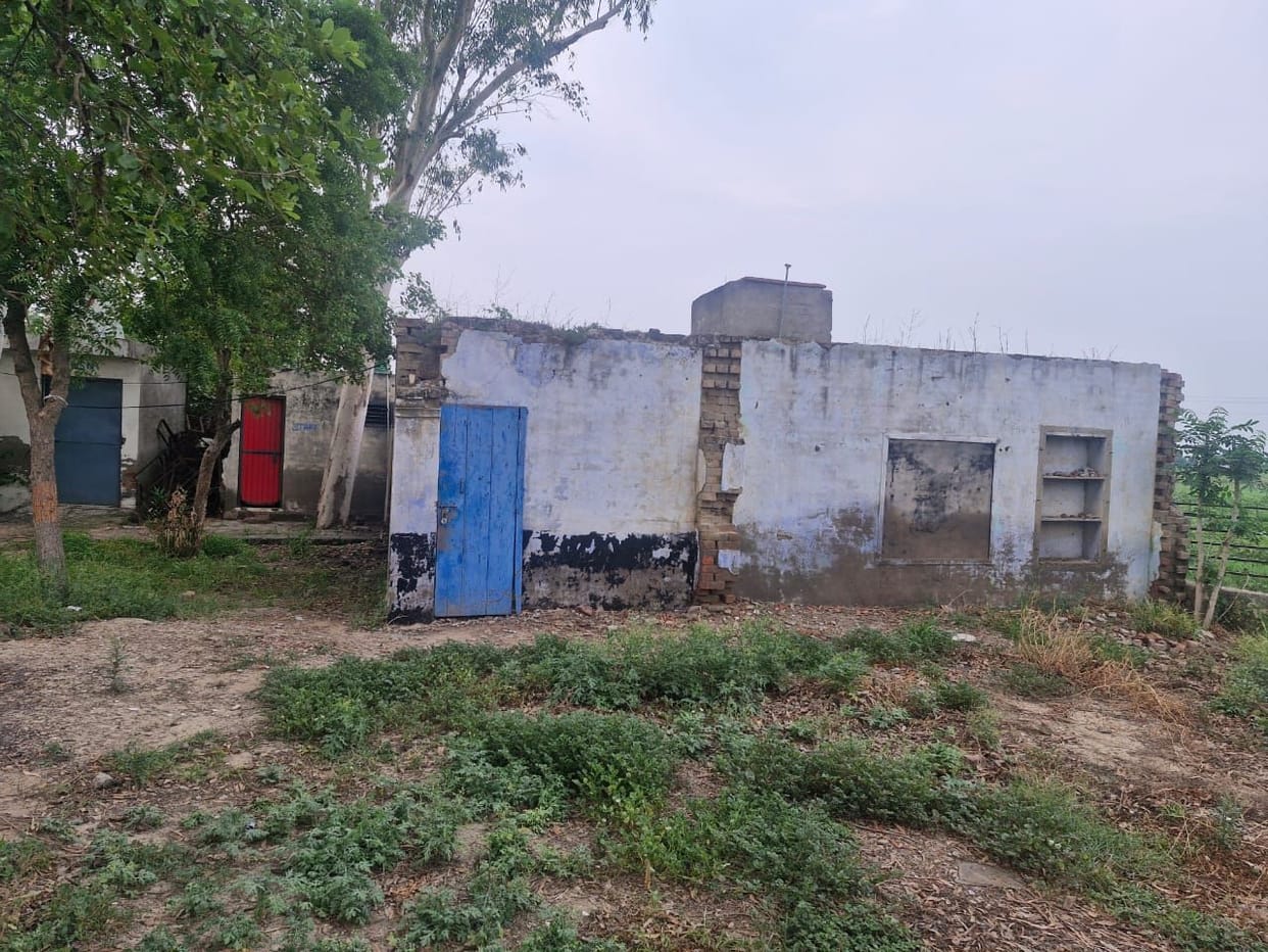 Weak walls stole the roof...the school tucked under the shade of trees, the dilapidated building of the school in Sajjanpur, the steadily decreasing number of students