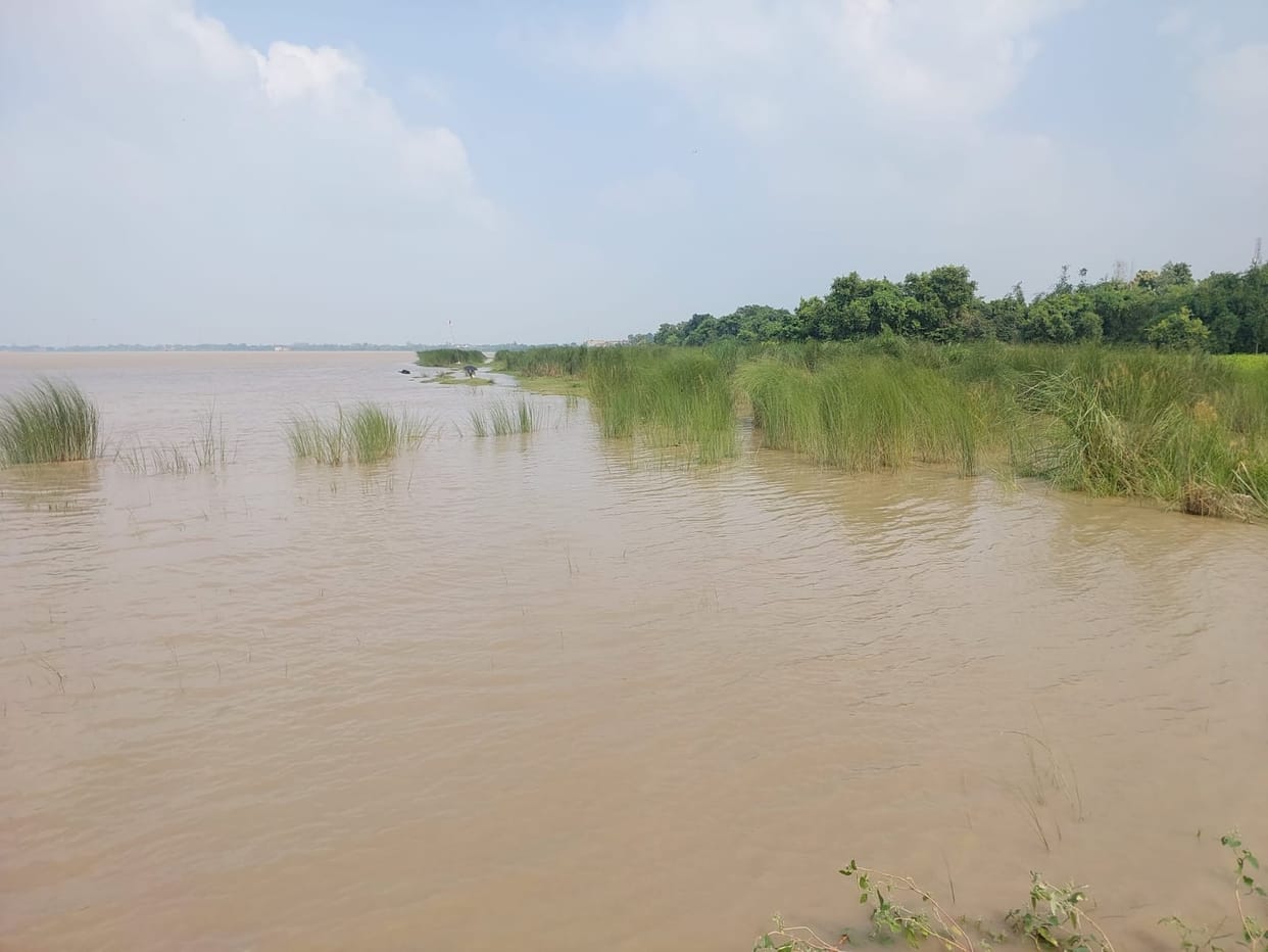 The water level of Saryu in Dohrighat decreased by 15 cm.