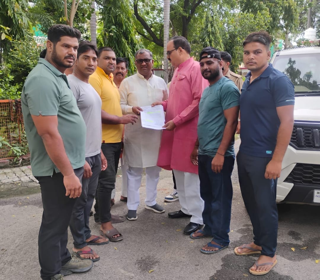 Memorandum submitted to the Sports Minister demanding the construction of a mini-stadium.