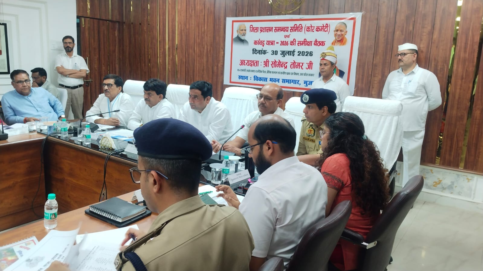 विकास भवन में कावड़ यात्रा संबंधित तैयारी की समीक्षा बैठक लेते जिले के प्रभारी मंत्री सोमेंद्र 