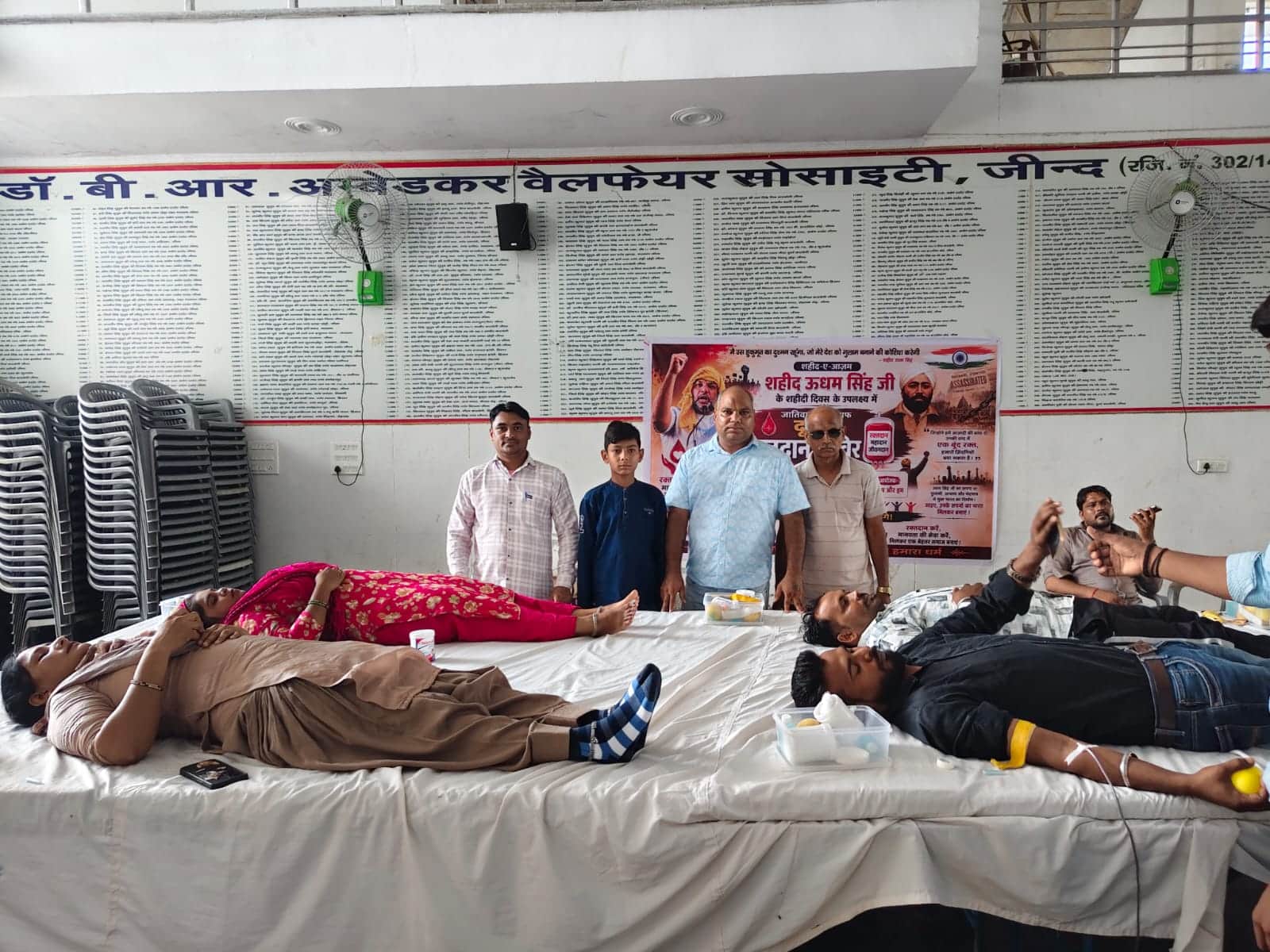 31कंडेला 01: शिविर में रक्तदान करती महिलाएं। संवाद