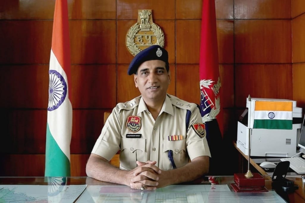 The Chairperson of the Women's Commission kept calling the SP for two hours to speak with him.