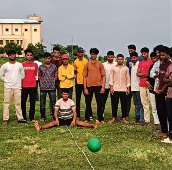Players learned technical tips at the powerlifting camp