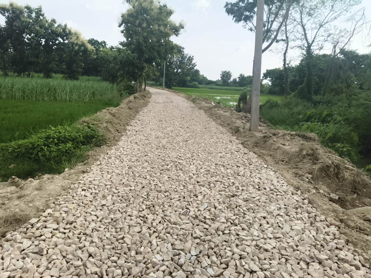 Construction of 25 rural roads in the district begins at a cost of Rs 17.13 crore.