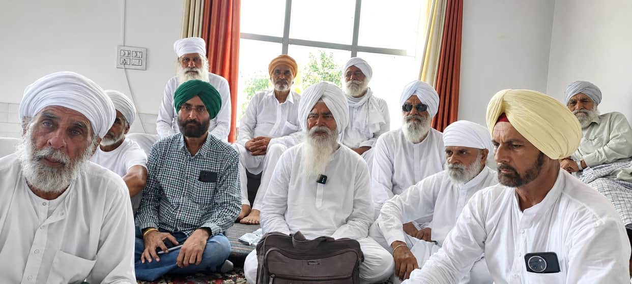 Lok Panchayat raised demands regarding issues concerning the interests of farmers and the youth.