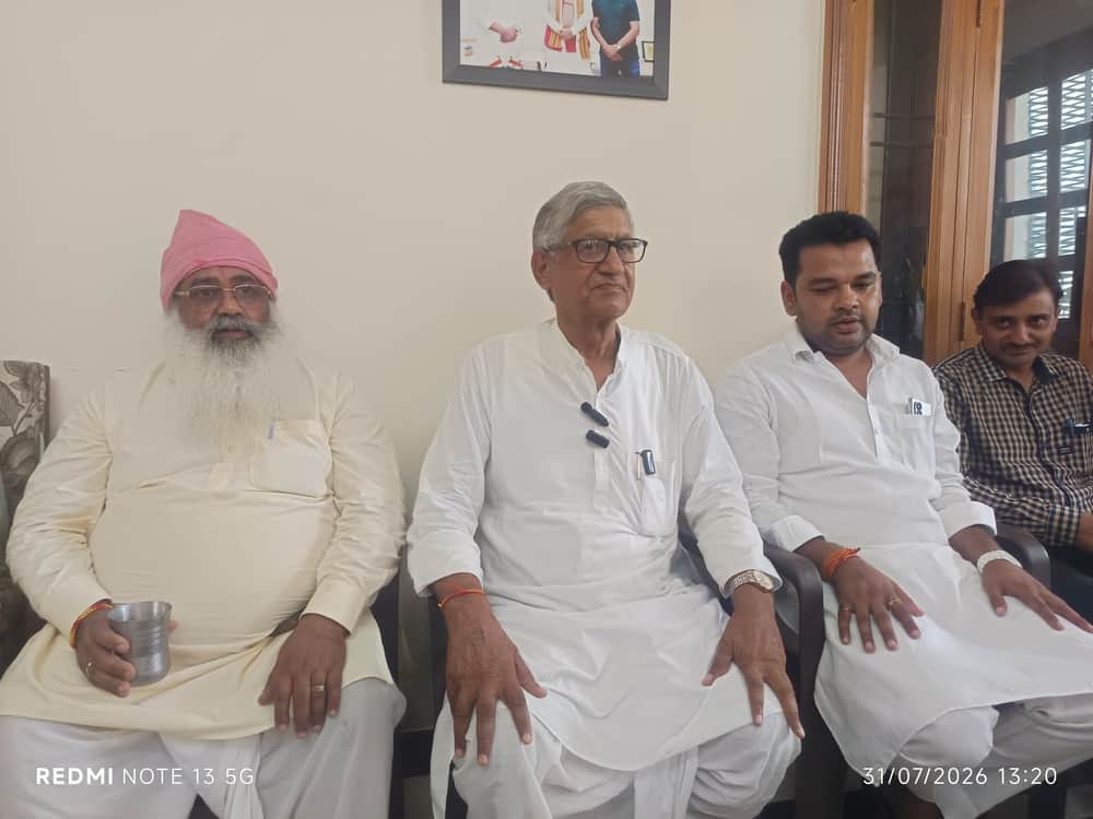 फोटो 01 महम में प्रेस वार्ता करते पूर्व सांसद रामचंद्र जांगड़ा। संवाद