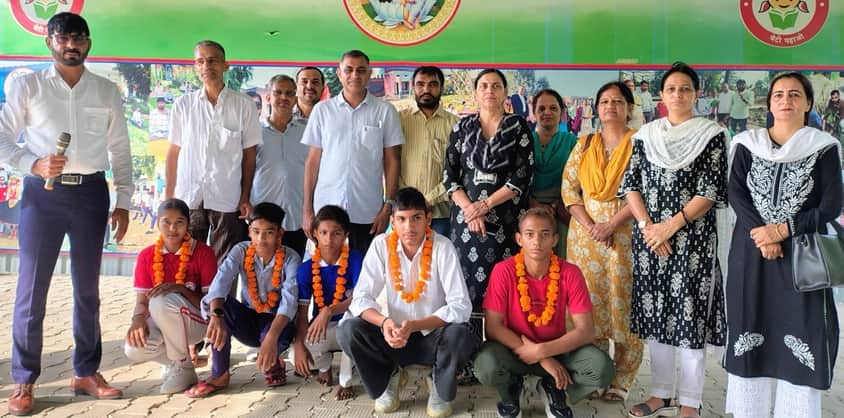 Kirti, Vansh, and Pramendra medal winners at the block level sports competition honoured