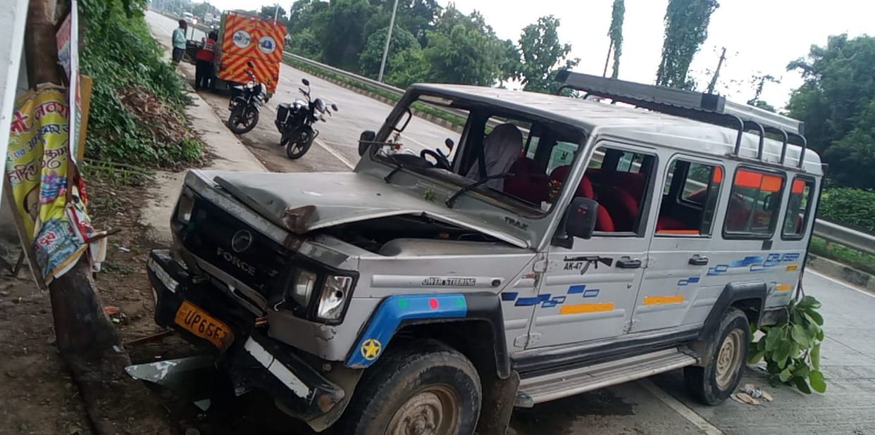 Out-of-control vehicle crashes into pole; 12 pilgrims injured