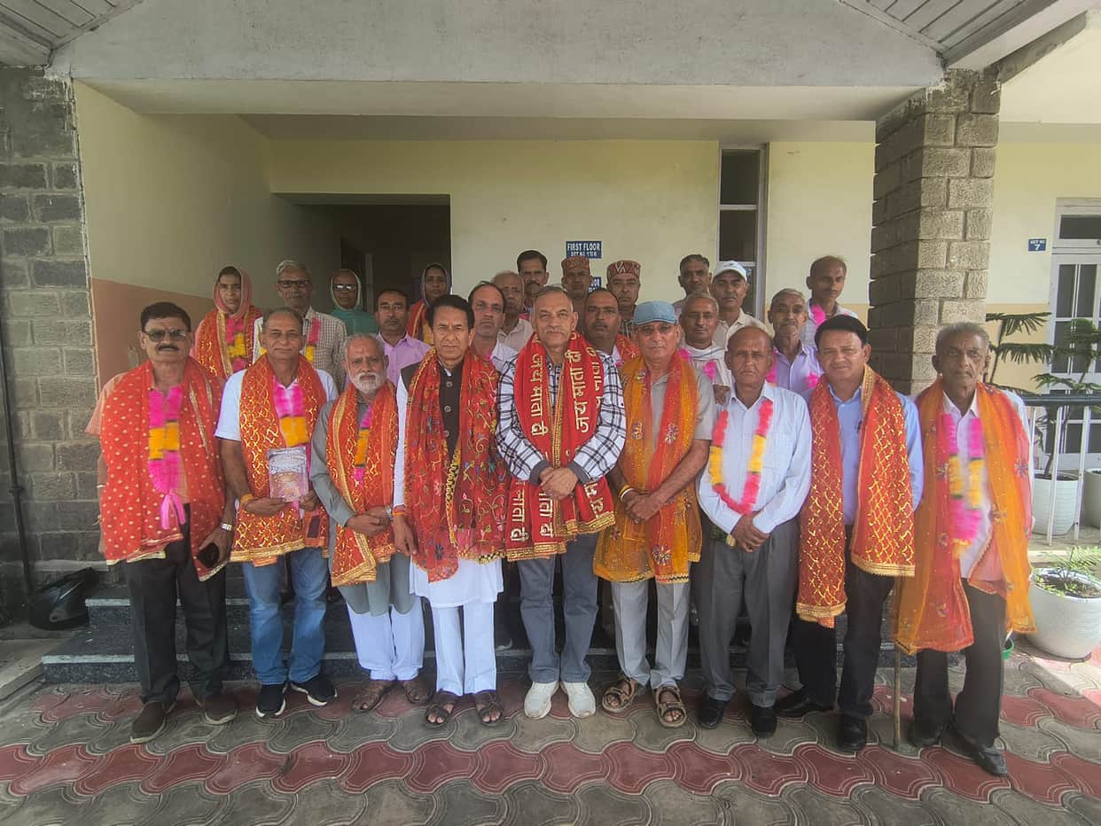 Retired employees of the Shri Naina Devi Temple Trust form an association; Raman becomes President.