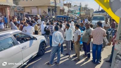 farmers-protest-damoh-mandi-weighing-halted