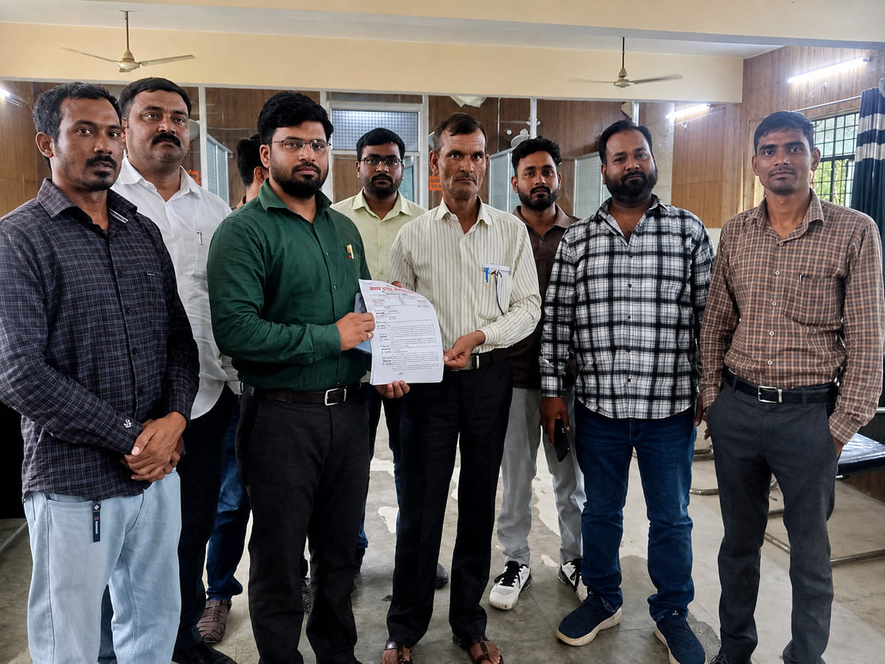 Lekhpal Sangh warns the government on pending demands