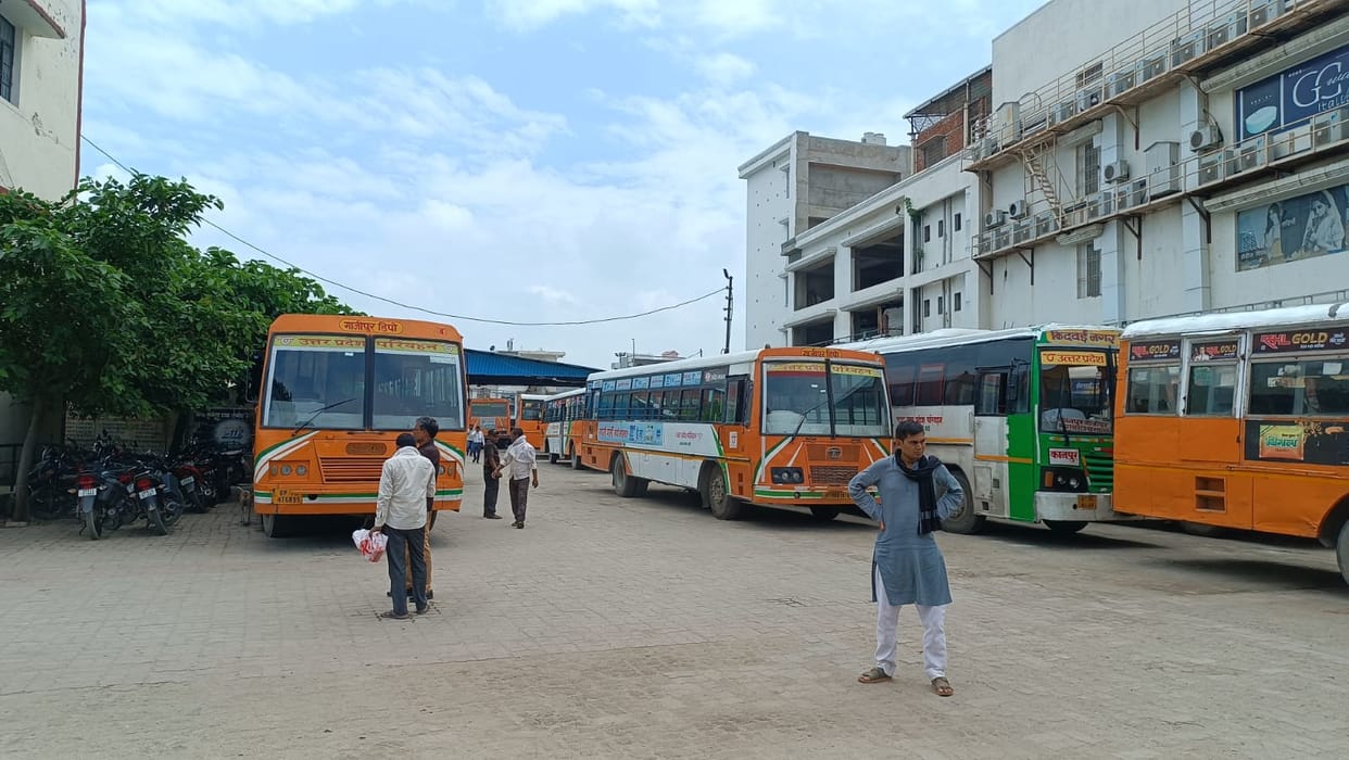 Due to the shortage of drivers and conductors, 12 buses do not travel daily, resulting in a loss of Rs 25,000.