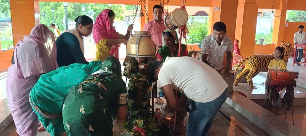 Crowds of devotees thronged Shiva temples on the first Friday of Sawan.