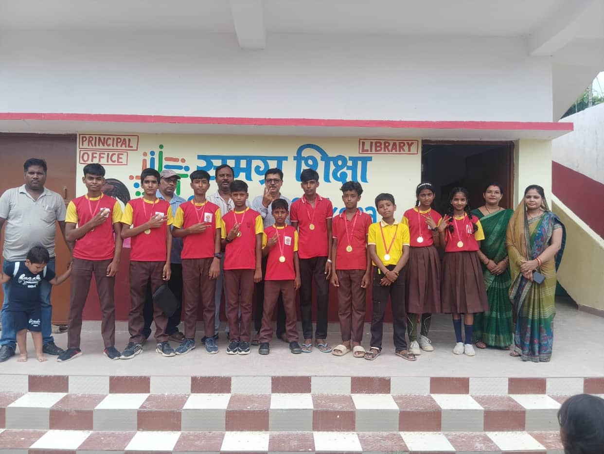 PM SHRI Amdariya and Mishrauli Pagar dominate the basic-level children's sports competition.