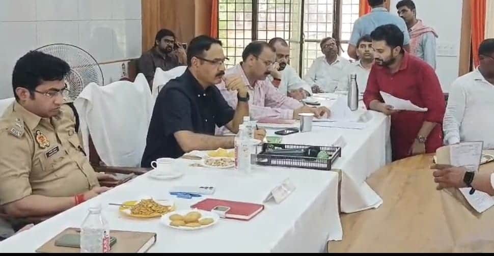 Ensure the quality and timely resolution of public grievances.
