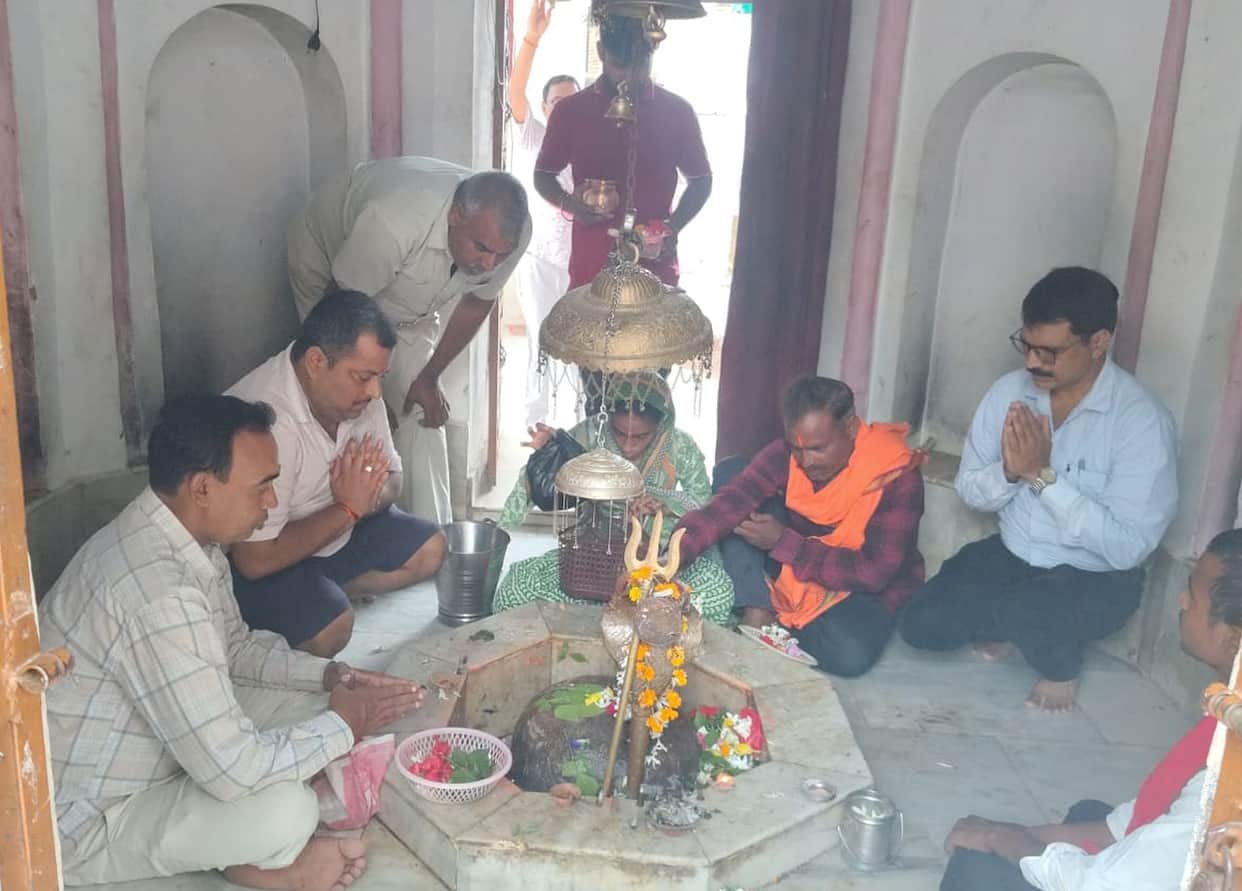 Sought blessings after performing *Jalabhishek* of Bholenath.