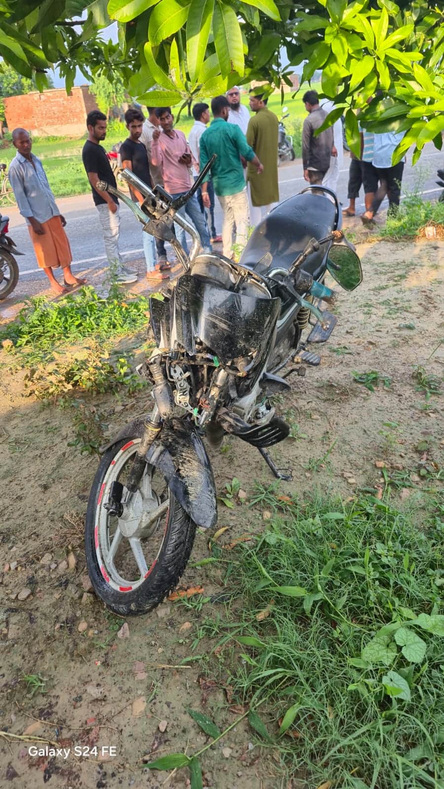 दुर्घटनाग्रस्त बाइक। संवाद