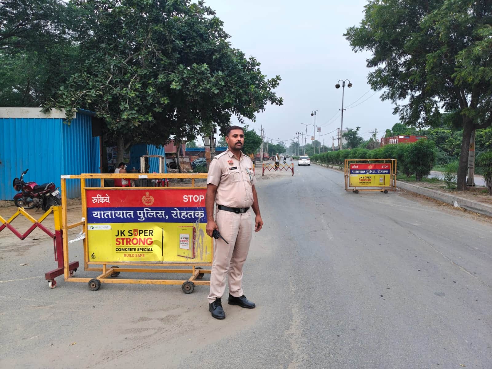 28-कावड़ यात्रा को लेकर बाईपास पर पुलिस ने लगाया नाका। संवाद