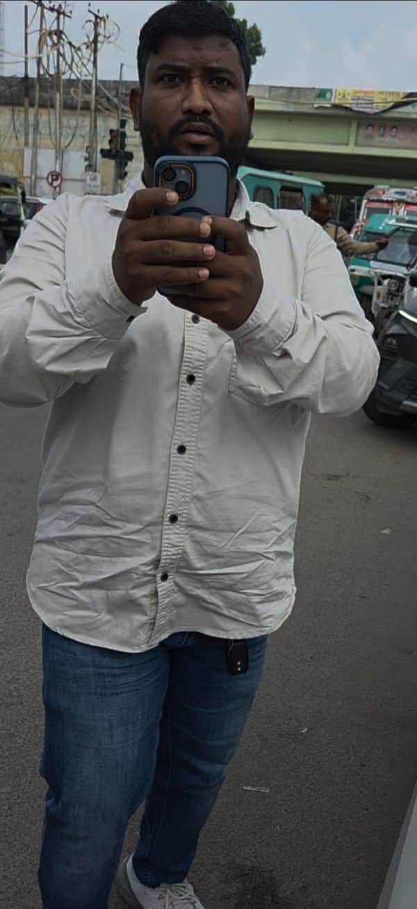 Car driver scuffles with traffic policeman, arrested